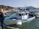 Imperia, concluse con successo le operazioni di recupero del peschereccio affondato a Porto Maurizio (Foto)