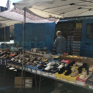 Imperia: collocazione del mercato settimanale, i gilet arancioni presentano un ricorso al Tar Imperia: collocazione del mercato settimanale, i gilet arancioni presentano un ricorso al Tar