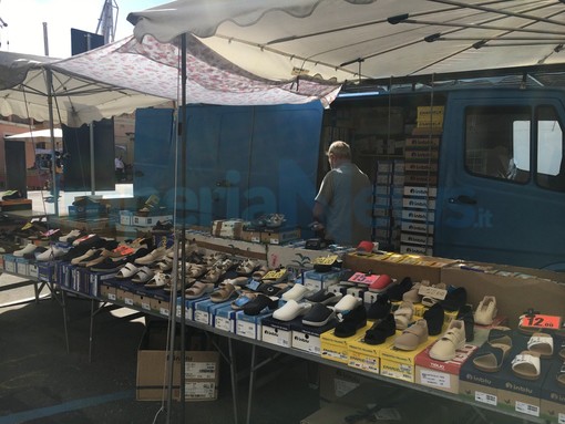 Imperia: collocazione del mercato settimanale, i gilet arancioni presentano un ricorso al Tar Imperia: collocazione del mercato settimanale, i gilet arancioni presentano un ricorso al Tar