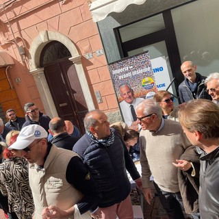 Imperia: volontari di Polis al lavoro per raccogliere le firme e depositare le liste a sostegno di Claudio Scajola