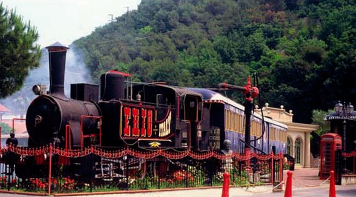 Per la festa della mamma domenica 13 maggio, al Tempio della Canzone una grande serata live con Andy Arnaldi &amp; Glue's Avenue e la Jam Session in sinergia con la Mosca Bianca Jazz Club