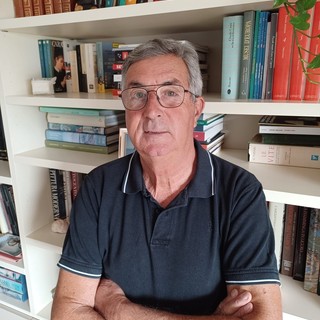 Il Dott. Roberto Carli, impegnato nella lotta ai problemi del sistema venoso attraverso la scleroterapia, riceve nel suo studio in Corso Imperatrice 5 Il Dott. Roberto Carli, impegnato nella lotta ai problemi del sistema venoso attraverso la scleroterapia, riceve nel suo studio in Corso Imperatrice 5