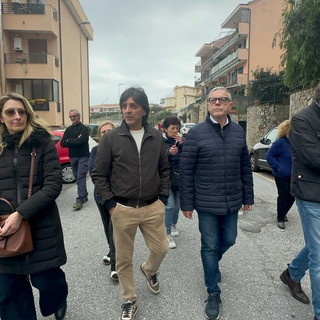 Elezioni Sanremo: incontro del candidato Sindaco Giovanni Rolando con i residenti di Strada San Lorenzo Elezioni Sanremo: incontro del candidato Sindaco Giovanni Rolando con i residenti di Strada San Lorenzo