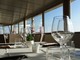 Tutti i piatti dello chef Paolo Ferrua: al ristorante l'Hotel Le Rocce del Capo un'esperienza culinaria di gusto con vista mare e piscina