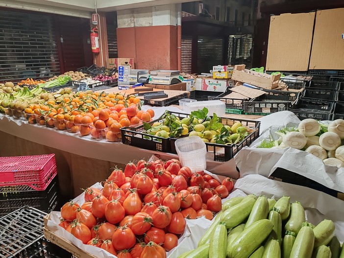 Festa della mamma, a Ventimiglia apertura straordinaria del mercato coperto (Foto) Festa della mamma, a Ventimiglia apertura straordinaria del mercato coperto (Foto)