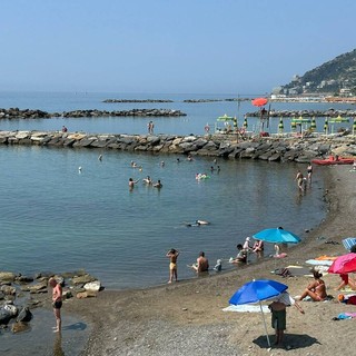 Caldo estremo, cambiano le abitudini anche nel Ponente: negozi con "orario d'emergenza" e città che si svuota nelle ore più torride