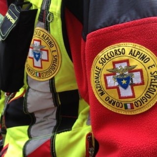 Trovano moto francese e uno zainetto in un dirupo: solo uno  spavento per un gruppo di escursionisti