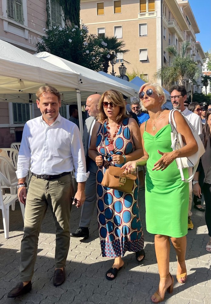 Bordighera, l'assessore regionale Scajola all'inaugurazione del Book Festival: "Importante valorizzare gli eventi culturali" (foto)