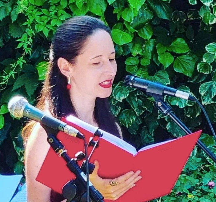 "Da donna a donna. Pensieri e parole di e per donne stra-ordinarie" in scena a Vallecrosia (Foto) "Da donna a donna. Pensieri e parole di e per donne stra-ordinarie" in scena a Vallecrosia (Foto)