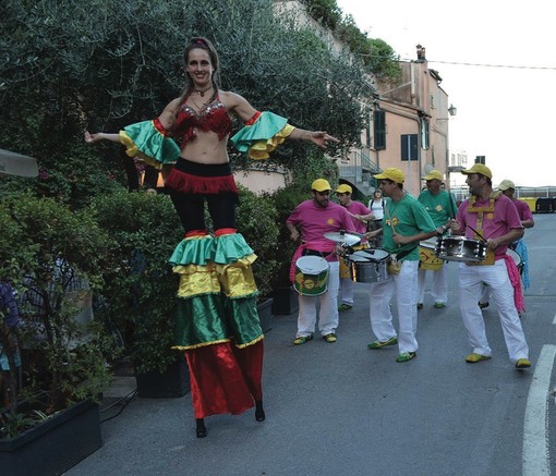 Imperia: continuano i venerdì di Borgo Marina, venerdì cena in borgo, mercatini e percussioni in strada Imperia: continuano i venerdì di Borgo Marina, venerdì cena in borgo, mercatini e percussioni in strada