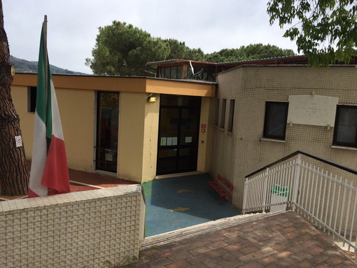 Sanremo: verifiche ai muri della scuola di San Bartolomeo, alunni da lunedì a San Giacomo
