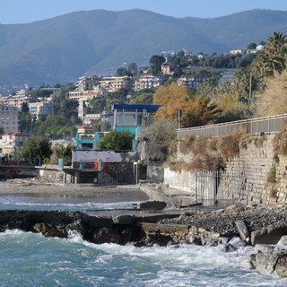 Sanremo: problemi alla spiaggia dei 'Tre Ponti', Enrico è d'accordo con Silvia ma...