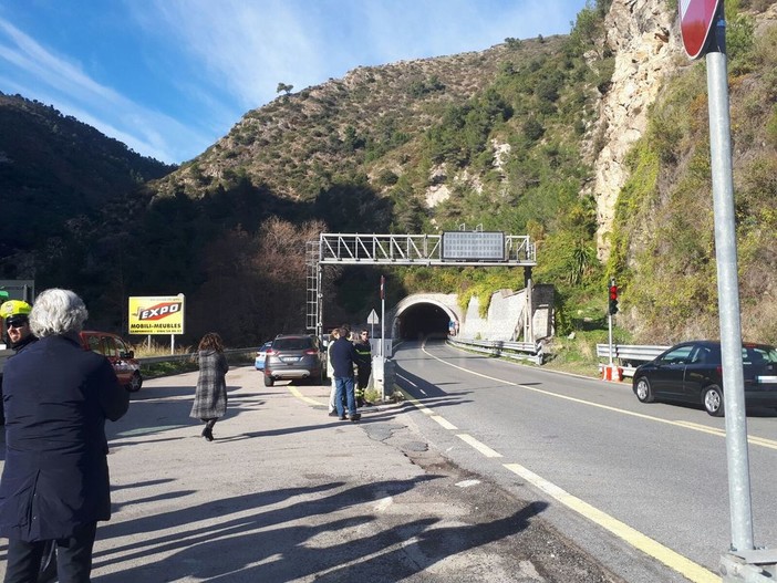 Val Roya sempre martoriata: i lavori previsti per tre notti ma il semaforo c'è anche di giorno