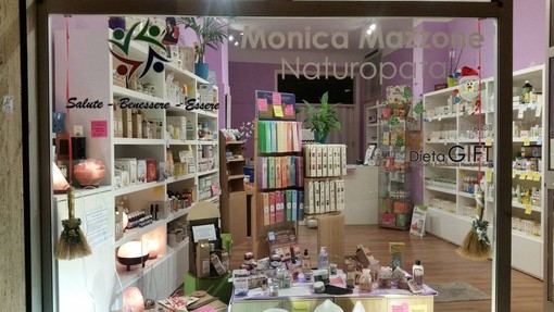 Per Natale promozioni su molti prodotti e buoni per consulenze dall'erboristeria Salute Benessere Essere: a Sanremo tante idee regalo salutari