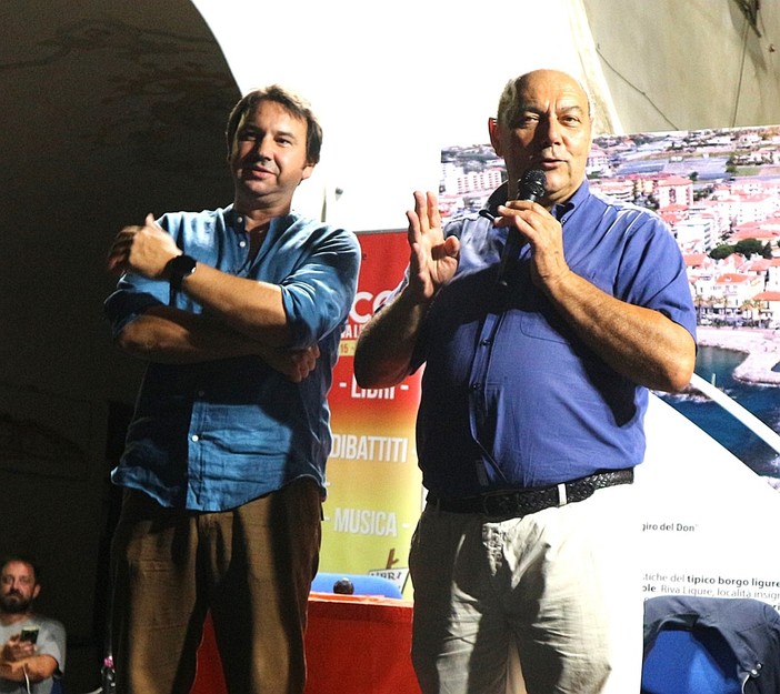 Riva Ligure, torna "Sale in Zucca": da Di Battista ad Alessandro Orsini, nove serate tra libri, attualità e territorio Riva Ligure, torna "Sale in Zucca": da Di Battista ad Alessandro Orsini, nove serate tra libri, attualità e territorio