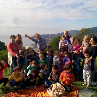 Sanremo: i bambini della scuola Infanzia Poggio partecipano alla 1a tappa del progetto ‘Adottiamo un albero’ (foto) Sanremo: i bambini della scuola Infanzia Poggio partecipano alla 1a tappa del progetto ‘Adottiamo un albero’ (foto)