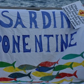 Le 'Sardine ponentine' all'attacco dell'Amministrazione Toti: "La sanità ligure? Un modello di incapacità"