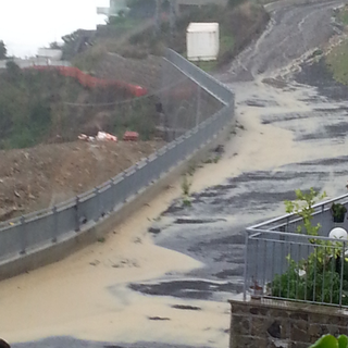Sanremo: allagamenti in strada Cotta a San Lorenzo, la segnalazione degli abitanti Sanremo: allagamenti in strada Cotta a San Lorenzo, la segnalazione degli abitanti