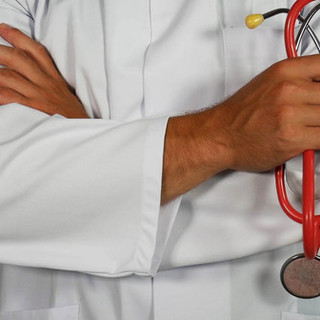 Caro energia, la protesta "al lume di candela" dei medici di medicina generale: "Ignorati dalla politica" Caro energia, la protesta "al lume di candela" dei medici di medicina generale: "Ignorati dalla politica"