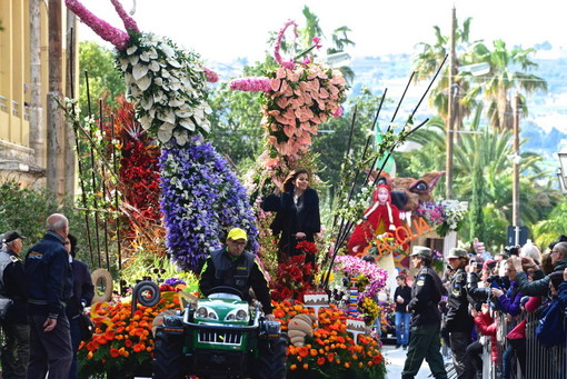 Si va verso la vendita di tutti i 1.077 biglietti per 'SanremoInFiore' la sfilata dei carri di domenica prossima Si va verso la vendita di tutti i 1.077 biglietti per 'SanremoInFiore' la sfilata dei carri di domenica prossima