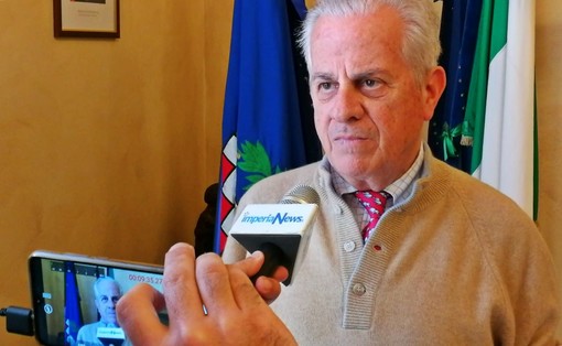 Imperia, Scajola difende la scelta sullo spostamento del mercato: "Decisione assunta nell'interesse della città" Imperia, Scajola difende la scelta sullo spostamento del mercato: "Decisione assunta nell'interesse della città"