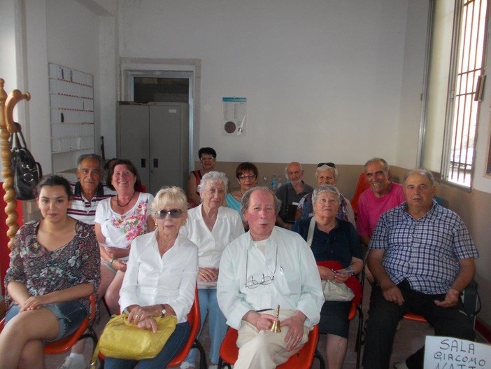 Vallecrosia: successo ieri al Circolo Smile per l'appuntamento con il recital di poesie