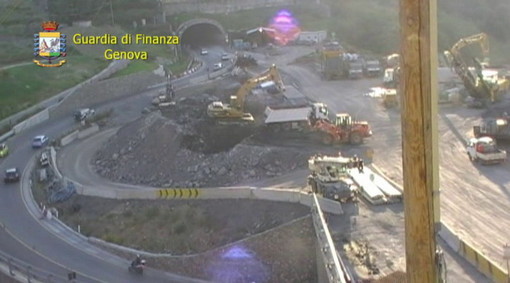 La Finanza di Genova sequestra un'azienda sanremese che si occupa del 'movimento terra' La Finanza di Genova sequestra un'azienda sanremese che si occupa del 'movimento terra'