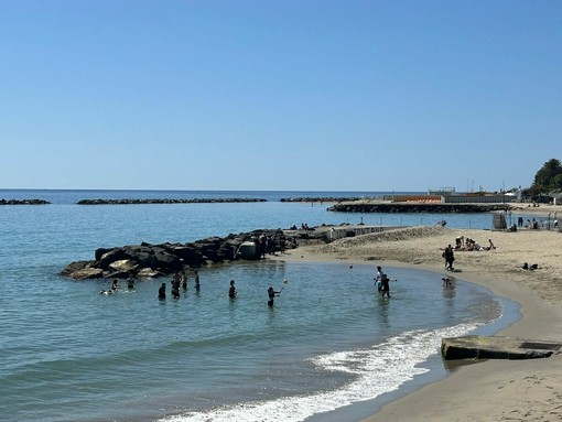Parte la stagione balneare 2026: tutte promosse le spiagge dell'imperiese