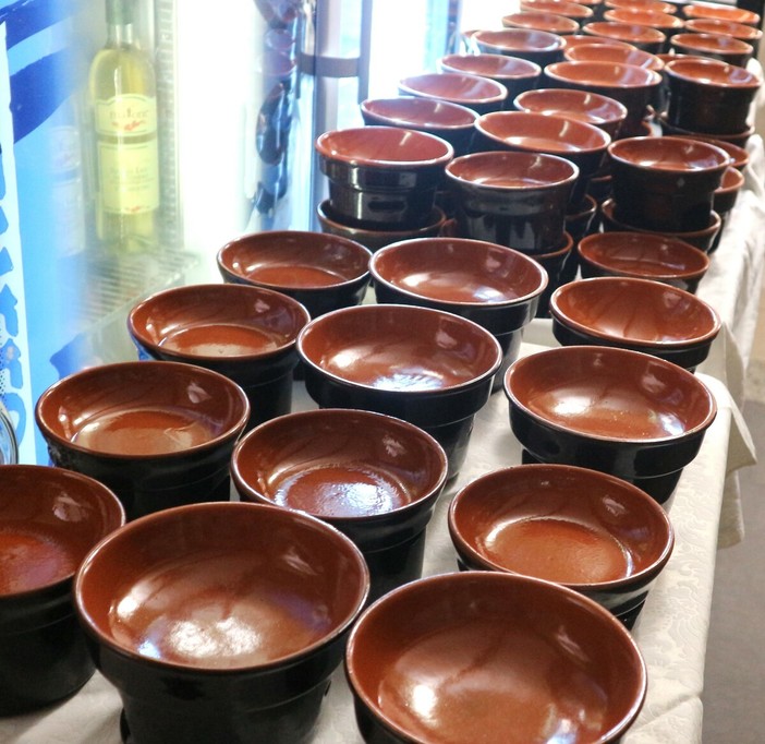 Sanremo: Bagna Cauda – La serata del 12 dicembre vola verso il tutto esaurito al Villaggio dei Fiori. Prenotazioni entro mercoledì 10. Sanremo: Bagna Cauda – La serata del 12 dicembre vola verso il tutto esaurito al Villaggio dei Fiori. Prenotazioni entro mercoledì 10.