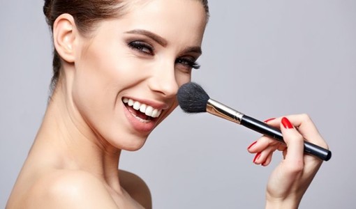 Tutti i cosmetici e profumi di marca su un singolo scaffale: makeup.it