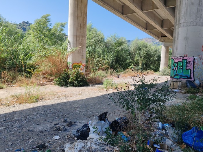 Sparatoria di ieri a Ventimiglia: indagini dei Carabinieri per risalire ai colpevoli, in prognosi riservata uno dei due feriti