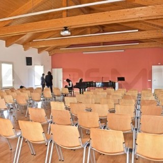 Dario Canavese presenta &quot;Il turismo a Ventimiglia dal 1946 al 1995&quot; (Foto)