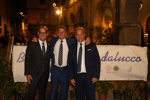 Lombardi e Scajola alla 54ª edizione del Festival dello Stoccafisso: "Badalucco simbolo di tradizione, identità e valorizzazione dell’entroterra" Lombardi e Scajola alla 54ª edizione del Festival dello Stoccafisso: "Badalucco simbolo di tradizione, identità e valorizzazione dell’entroterra"
