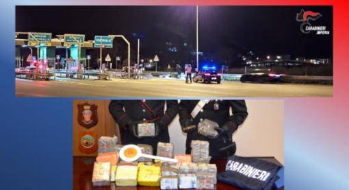 Ventimiglia: arrivano dalla Francia con 30 kg di hashish nascosti nell'auto, Carabinieri arrestano due campani Ventimiglia: arrivano dalla Francia con 30 kg di hashish nascosti nell'auto, Carabinieri arrestano due campani