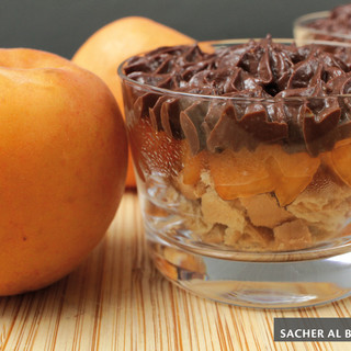 MercoledìVeg di Ortofruit: oggi prepariamo la sacher al bicchiere all'albicocca MercoledìVeg di Ortofruit: oggi prepariamo la sacher al bicchiere all'albicocca