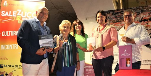 Riva Ligure: applausi a scena aperta per Laura Calosso e Paola Forneris a Sale in Zucca (Foto)