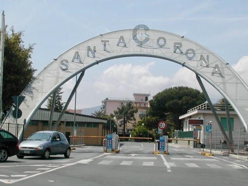 Incidente a Camporosso, 51enne in prognosi riservata all’ospedale Santa Corona Incidente a Camporosso, 51enne in prognosi riservata all’ospedale Santa Corona