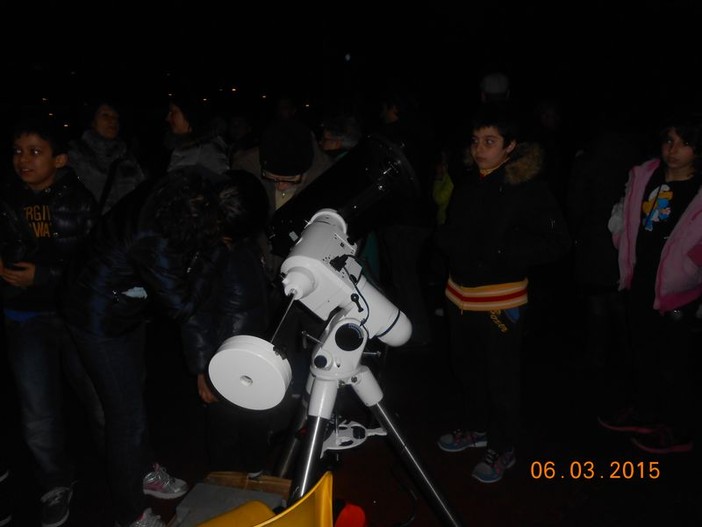 Dolcedo: sabato prossimo a Bellissimi una serata sotto le stelle: telescopi puntati sulla Luna e Saturno Dolcedo: sabato prossimo a Bellissimi una serata sotto le stelle: telescopi puntati sulla Luna e Saturno