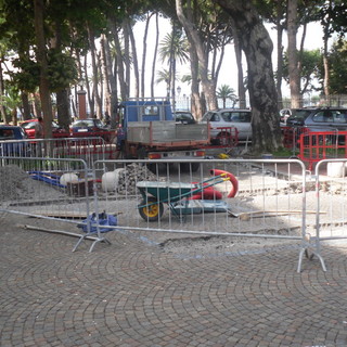 Ventimiglia: tra 10 giorni una nuova sbarra elettrica per l’ingresso al parcheggio di Piazza del Comune Ventimiglia: tra 10 giorni una nuova sbarra elettrica per l’ingresso al parcheggio di Piazza del Comune