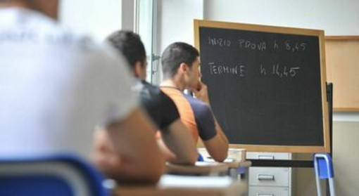 “Docenti contro il riarmo”: il gruppo prende posizione dopo il comunicato USB e contesta l’iniziativa ministeriale “I come Intelligence” nelle scuole