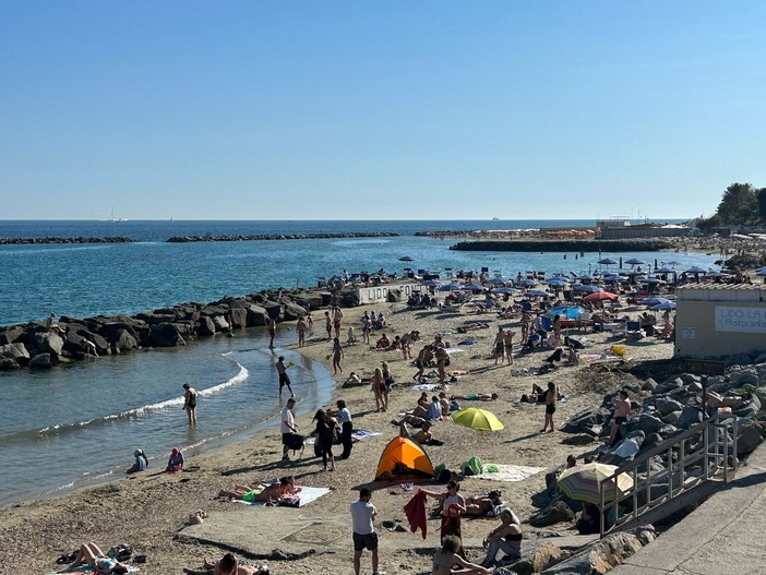 Acque limpide (quasi) ovunque: nonostante qualche inciampo la balneabilità in Riviera è già da bandiera blu