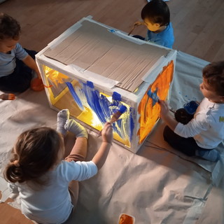 Taggia: nella giornata dei diritti dell'infanzia e dell'adolescenza, i piccoli del servizio domiciliare Le Bollicine diventano ambasciatori (foto)