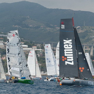 Vela: domani pomeriggio partirà la Sanremo Mini Solo, preoccupazione per il maltempo