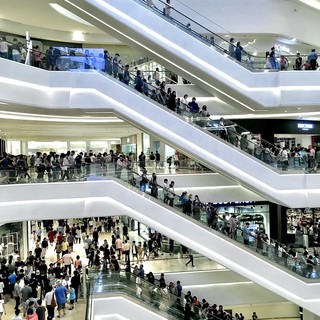 Perchè le persone fanno shopping continuamente?