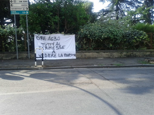 Sanremo, striscione insolito in corso Inglesi. Lettore "Non è pubblicità ma per un matrimonio"
