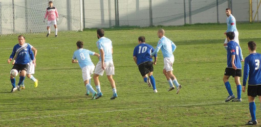 Calcio. L'Unione Sanremo termina il suo campionato con il 2-2 in casa del Magra Azzurri