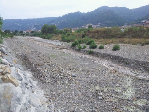 Camporosso: riempimento della scogliera in via Santa Croce, la Minoranza "Poteva essere usato materiale diverso" Camporosso: riempimento della scogliera in via Santa Croce, la Minoranza "Poteva essere usato materiale diverso"