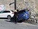 Ventimiglia: sbaglia la curva in via Biancheri e sale sul muretto, disavventura per una guidatrice francese