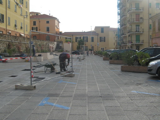 Imperia: degrado in piazza Mameli, Daniele B. è d'accordo con la lettrice Tiziana