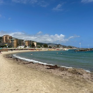 Taggia affida per 5 anni la gestione delle spiagge libere attrezzate: bando da quasi 900mila euro